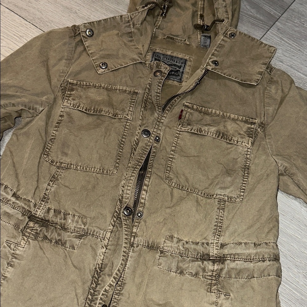 Levi's Khaki Jacket with Hood and pockets size small - Picture 2 of 9